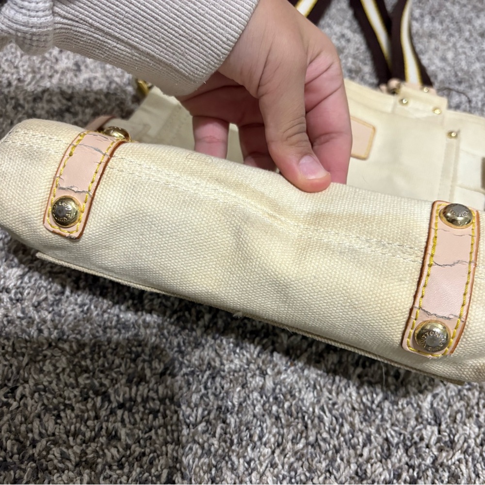 Louis Vuitton Beige and Black Shoulder Bag - Picture 4 of 9